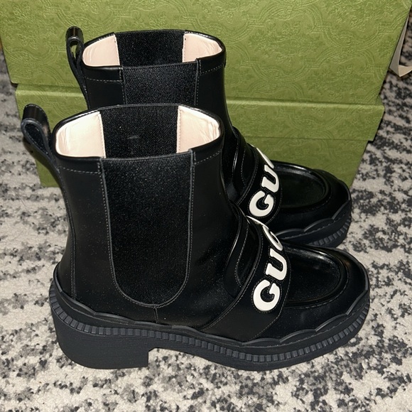 Gucci 60mm Logo Lettering Leather Boots - Picture 10 of 14